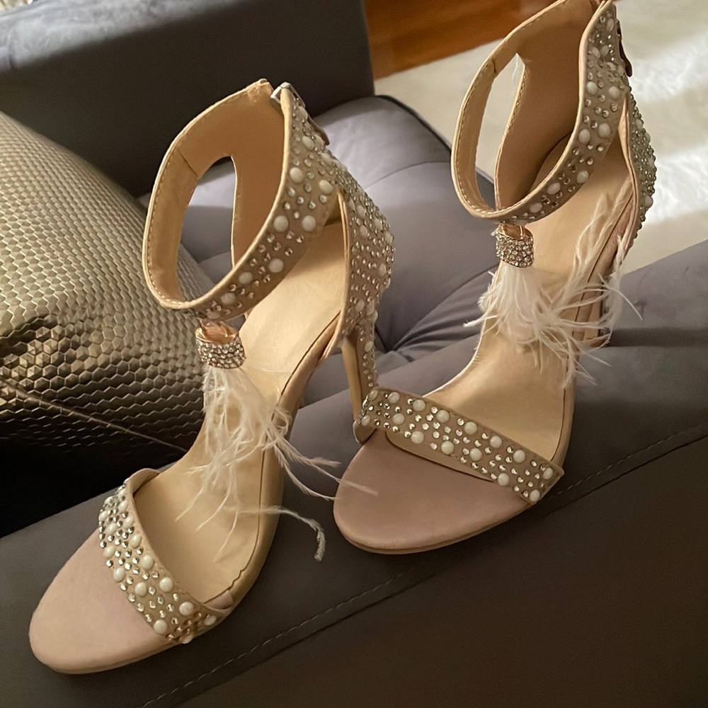 NEW Bling n Pearl heels